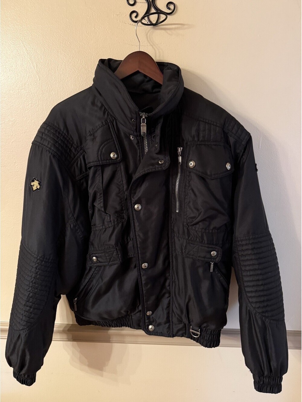 Descente Ski Jacket Insulated Full Zip Stowaway Hood Size L Black Vintage Y2K